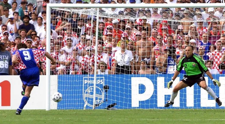 U četvrtfinale nas je odveo Davor &Scaron;uker koji je hladnokrvno realizirao jedanaesterac.