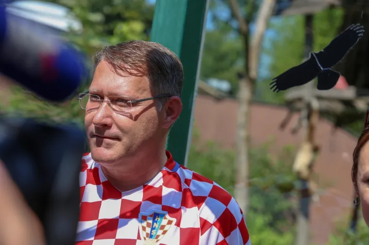 Giboni u Zoološkom vrtu izabrali englesku babušku