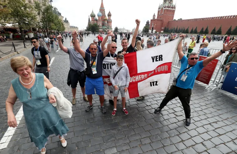 Vesela atmosfera u Moskvi dan prije polufinalne utakmice SP između Hrvatske i Engleske
