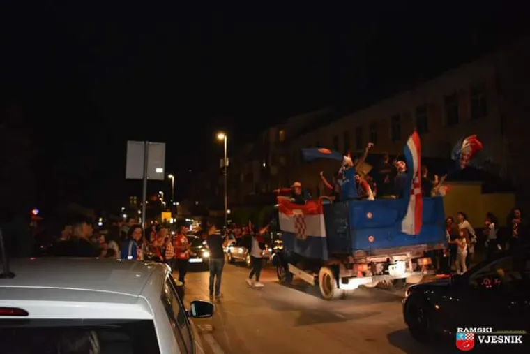 &Scaron;aljite nam svoje navijačke fotografije i s RTL-om navijajte za Hrvatsku!