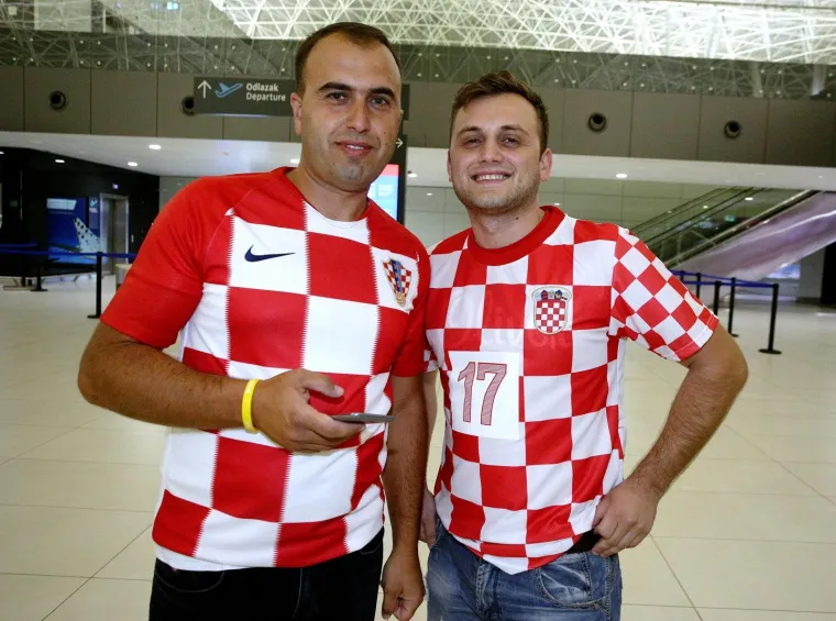 Dio navijača u Rusiju je krenuo jo&scaron; kasno sinoć.