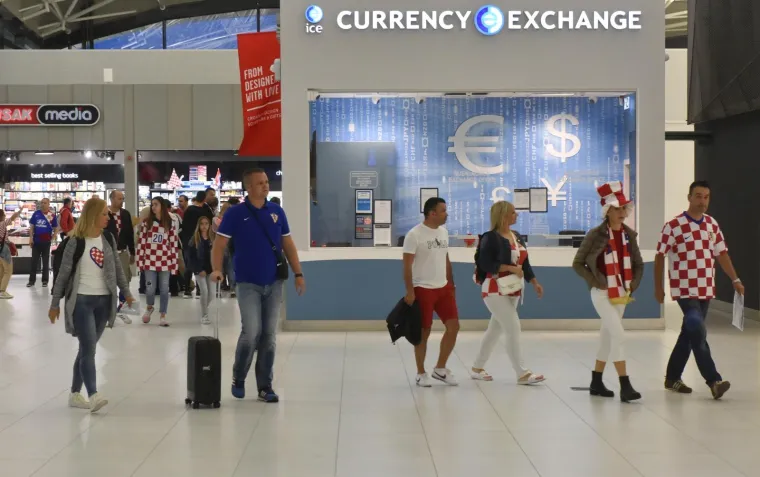 VELIKA GUŽVA NA 'FRANJI TUĐMANU': Vatreni će imati glasnu podr&scaron;ku, u Moskvu otputovali ministar Pavić, Tomo Horvatinčić...