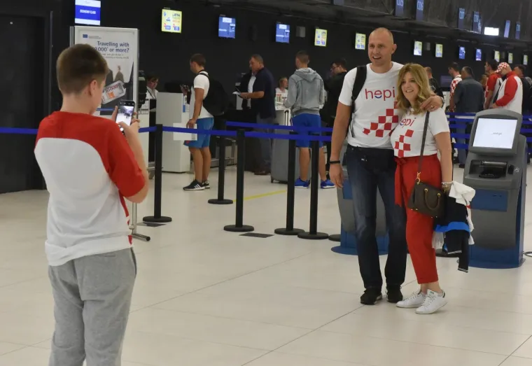 VELIKA GUŽVA NA 'FRANJI TUĐMANU': Vatreni će imati glasnu podr&scaron;ku, u Moskvu otputovali ministar Pavić, Tomo Horvatinčić...