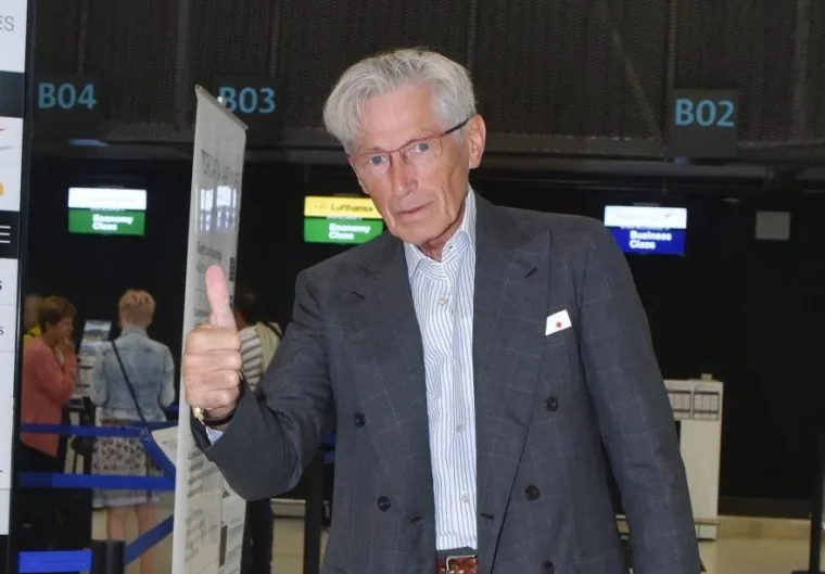 ...a na letu mu se pridružio i Tomo Horvatinčić.