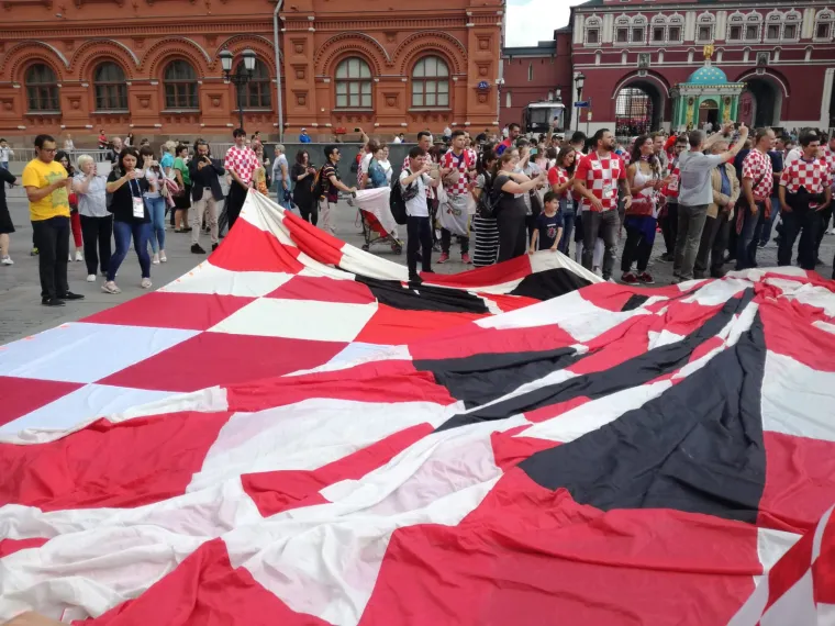 Najveća navijačka zastava stigla u Moskvu
