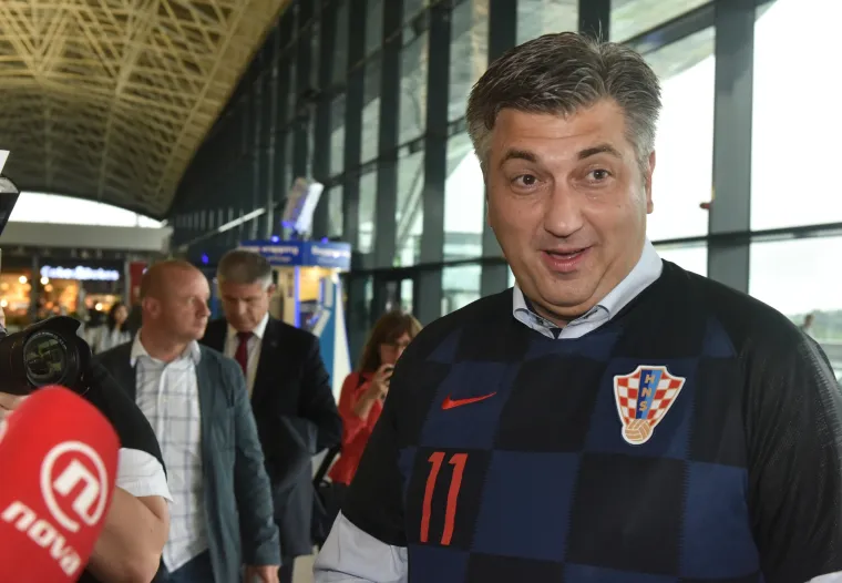 Plačemo! Zabunila se i tražila od Plenkovića da je fotka s Jandrokovićem, misleći da je on premijer