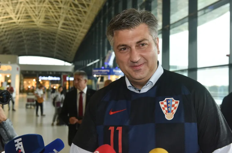 Plačemo! Zabunila se i tražila od Plenkovića da je fotka s Jandrokovićem, misleći da je on premijer