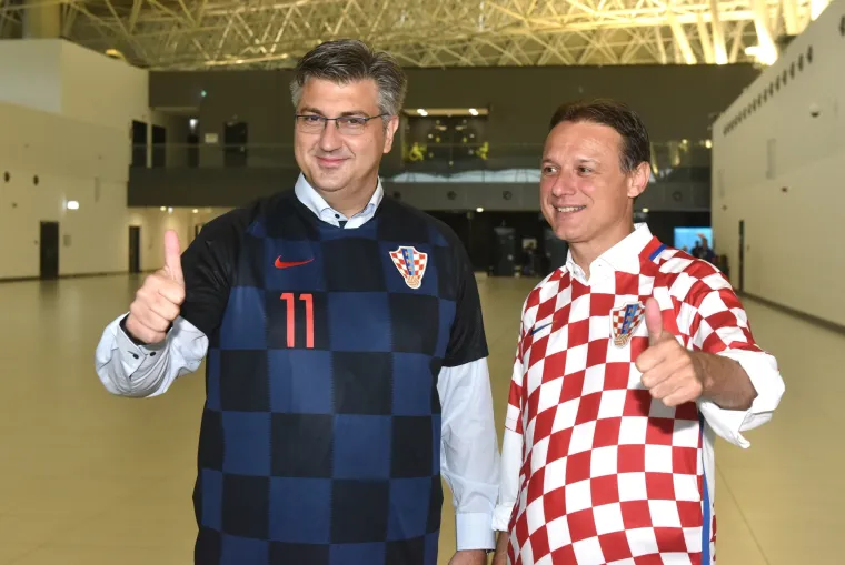 Plačemo! Zabunila se i tražila od Plenkovića da je fotka s Jandrokovićem, misleći da je on premijer