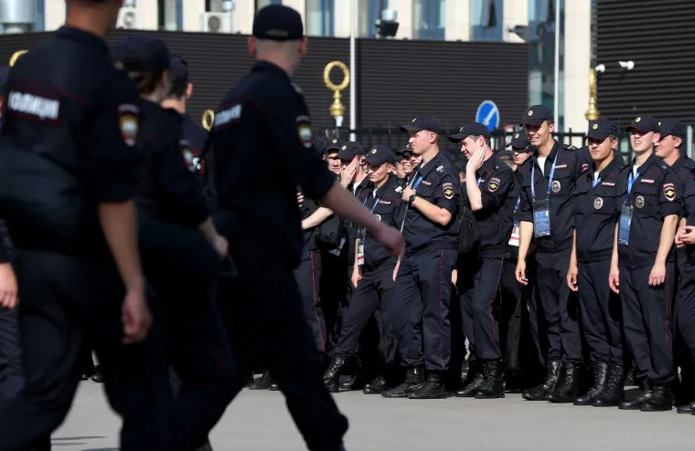 Moskva: Policija na konjima i u vozilima pred stadionom Lužnjiki 11.07.2018., Moskva, Rusija - Policija na konjima i u vozilima pred stadionom Luznjiki nekoliko sati prije pocetka polufinalnog susreta svjetskog nogometnog prvenstva 2018. izmedju Hrvatske i Engleske. Photo: Igor Kralj/PIXSELL