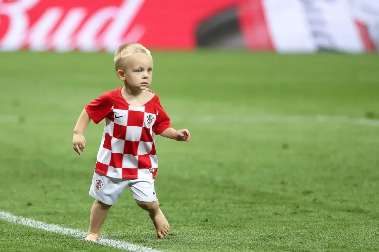 NOVA GENERACIJA VATRENIH: Senzacionalnu pobjedu proslavili s djecom