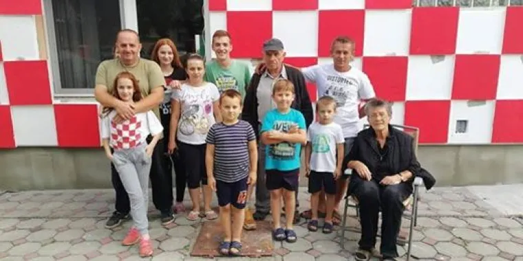 U Novskoj osvanula 'vatrena kuća': 'Radili smo fasadu i odlučili se malo opustiti'