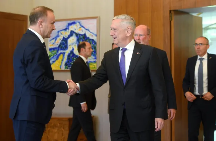 Predsjednica Grabar-Kitarović ugostila Jamesa Mattisa, ministra obrane SAD-a