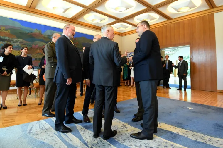 Predsjednica Grabar-Kitarović ugostila Jamesa Mattisa, ministra obrane SAD-a