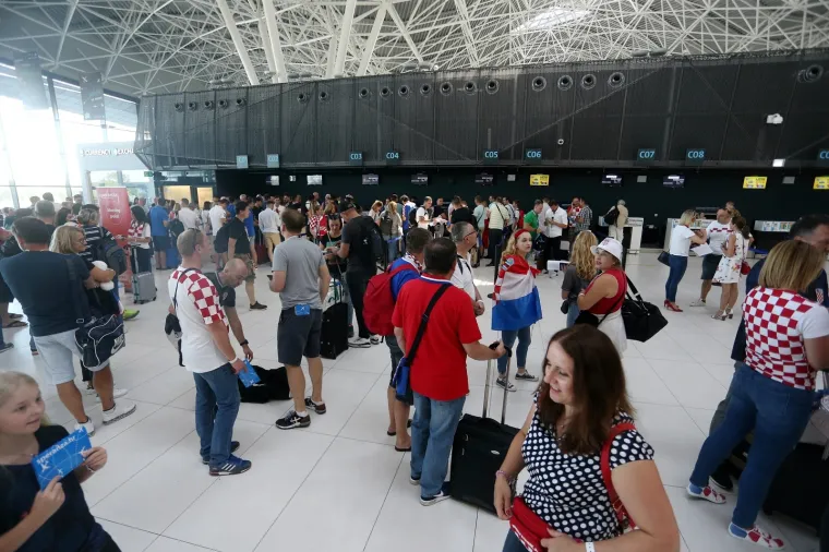 POJAČANJE IZ ZAGREBA: Navijači stvorili veliku gužvu na 'Franji Tuđmanu'