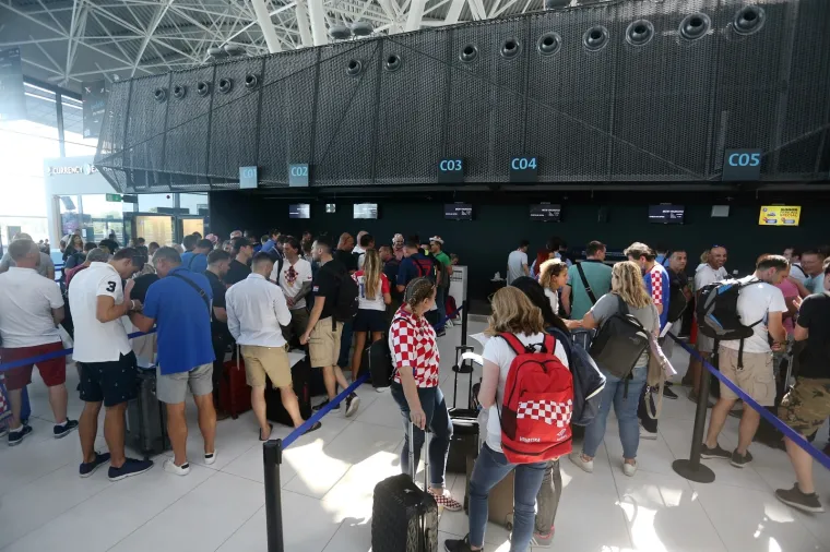 POJAČANJE IZ ZAGREBA: Navijači stvorili veliku gužvu na 'Franji Tuđmanu'