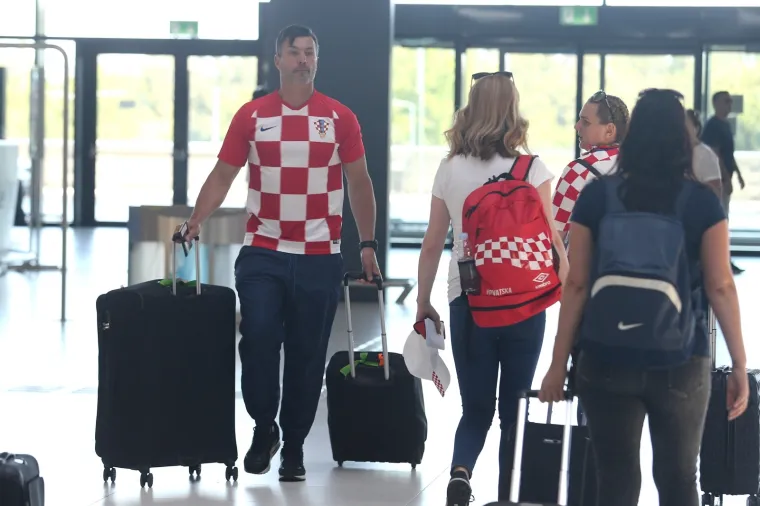 POJAČANJE IZ ZAGREBA: Navijači stvorili veliku gužvu na 'Franji Tuđmanu'