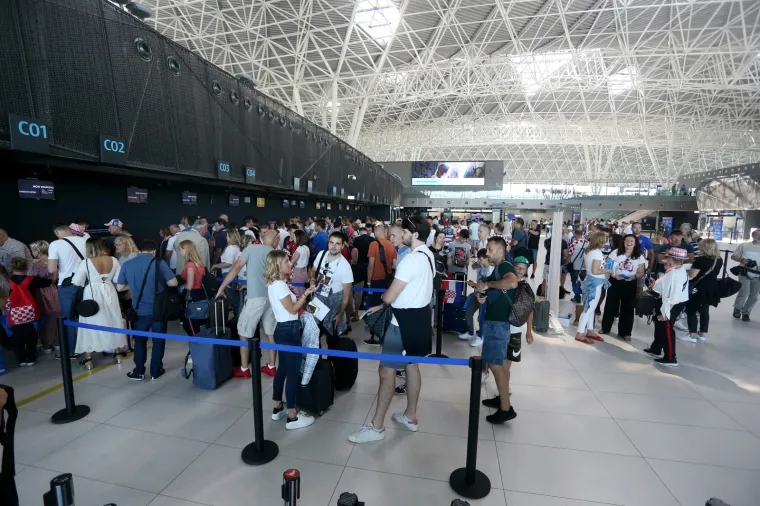 Gužva na 'Tuđmanu': Hrvatski navijači odlaze put Moskve i finala SP-a