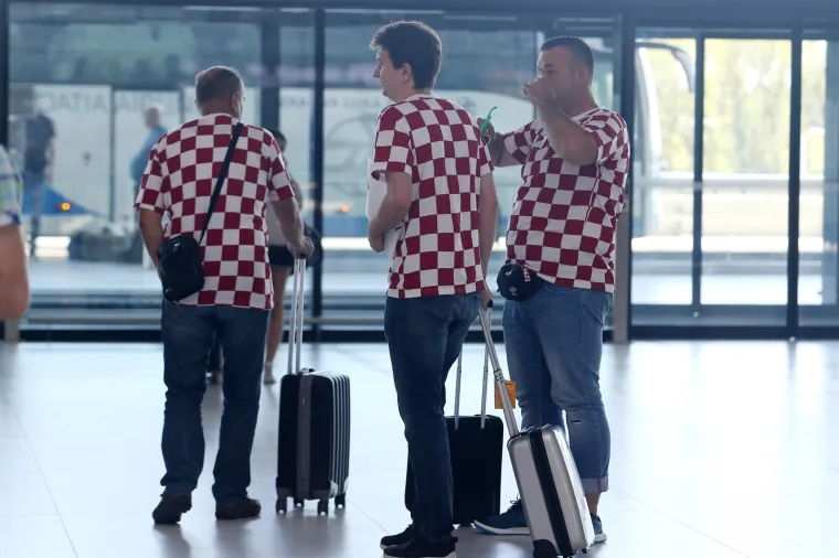 Gužva na 'Tuđmanu': Hrvatski navijači odlaze put Moskve i finala SP-a