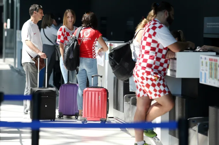 Gužva na 'Tuđmanu': Hrvatski navijači odlaze put Moskve i finala SP-a