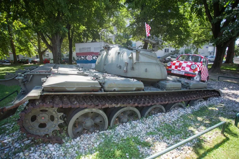 LEGENDARNI FIĆO U BOJAMA HRVATSKE: Osijek na simpatičan način podržao Vatrene