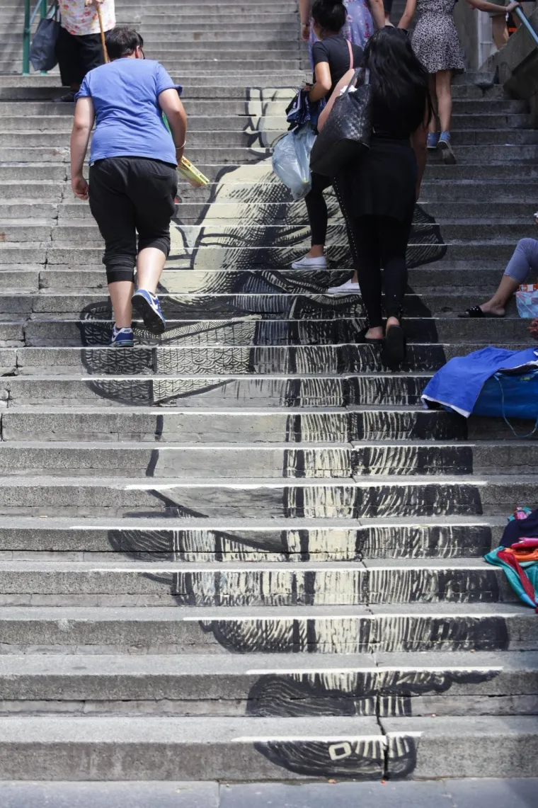 Grafit kumice na stepenicama koje vode na Dolac.