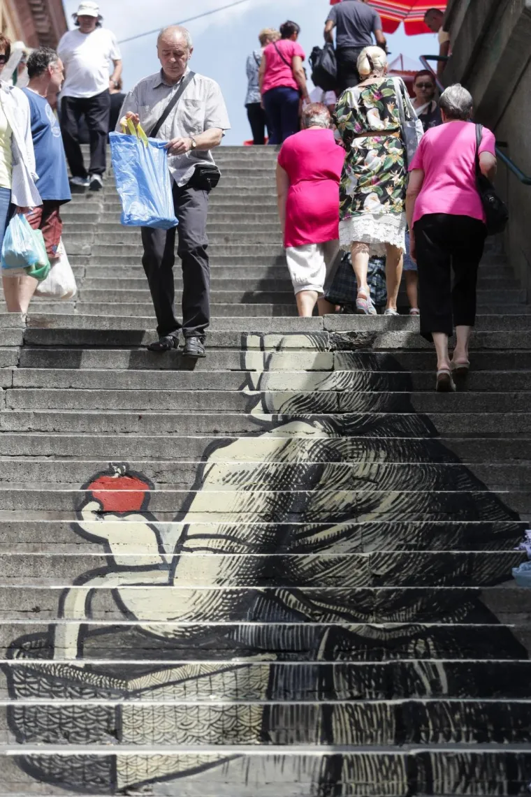 URBANI STIL ZAGREBAČKE KUMICE: Na Dolcu osvanuo neobičan grafit