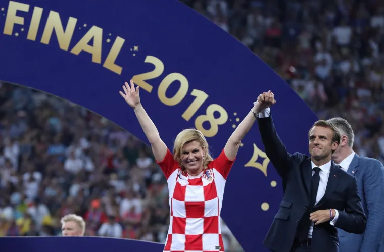KOLINDA UKRALA SHOW I NA POBJEDNIČKOM POSTOLJU: Grlila je sve oko sebe, a kad je pri&scaron;ao Modrić čak je i zaplakala