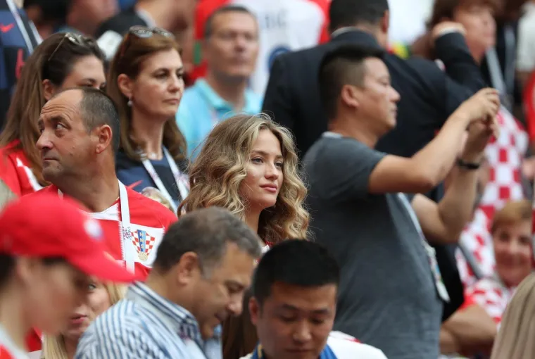 POZNATI S TRIBINA BODRILI VATRENE: Ivo Sanader u transu, na finalu se pojavio i omraženi biv&scaron;i izbornik