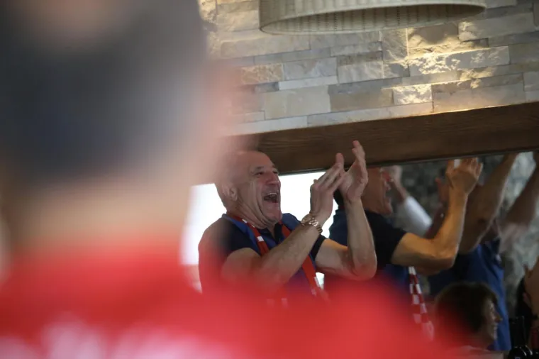 EVO KAKO JE ZDRAVKO MAMIĆ PRATIO FINALE: Bjegunac 'eksplodirao' nakon Peri&scaron;ićevog gola, ali Francuzi su ga brzo smirili