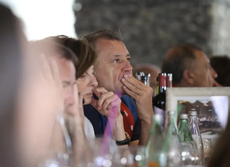 EVO KAKO JE ZDRAVKO MAMIĆ PRATIO FINALE: Bjegunac 'eksplodirao' nakon Peri&scaron;ićevog gola, ali Francuzi su ga brzo smirili