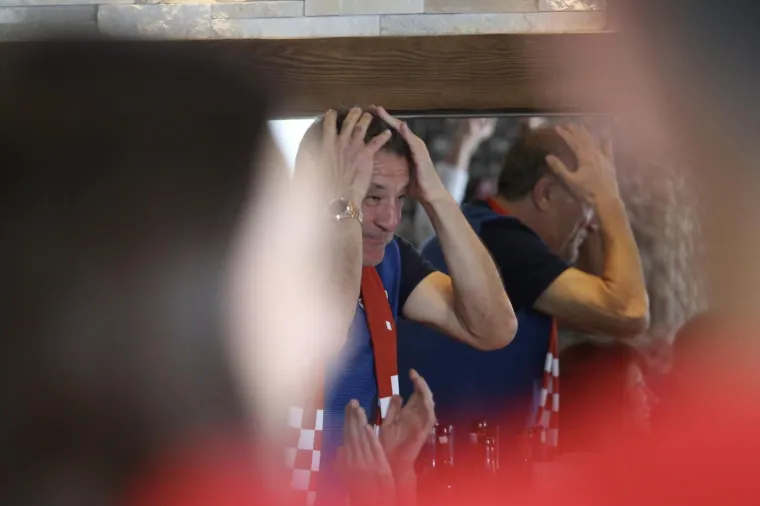 EVO KAKO JE ZDRAVKO MAMIĆ PRATIO FINALE: Bjegunac 'eksplodirao' nakon Peri&scaron;ićevog gola, ali Francuzi su ga brzo smirili