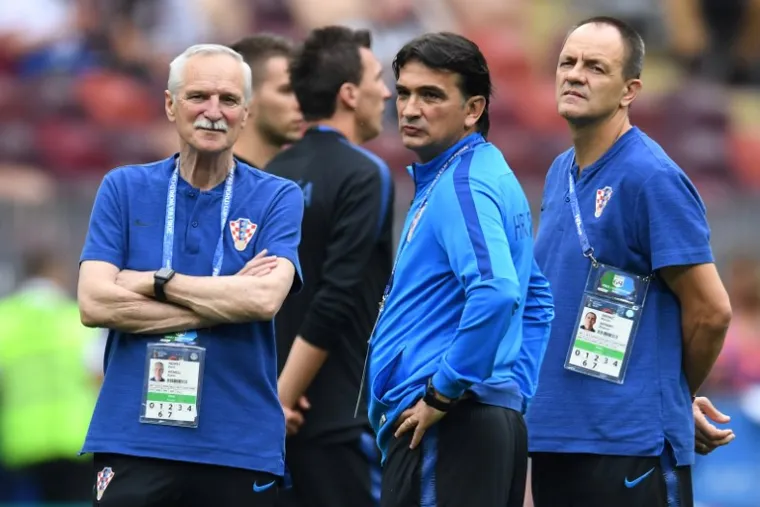 VATRENI IZA&Scaron;LI NA LUŽNJIKI: Hrvatski nogometa&scaron;i osjetili travnjak uoči finala, za&scaron;to je izbornik ovako zabrinut?