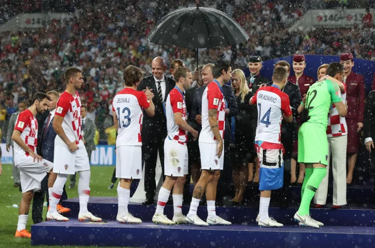 TUŽNI VATRENI DIRNULI NAVIJAČE U SRCE: Dečki, nabacite osmijeh i uživajte u ovom uspjehu, ponosni smo na vas!