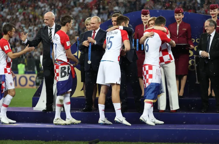 TUŽNI VATRENI DIRNULI NAVIJAČE U SRCE: Dečki, nabacite osmijeh i uživajte u ovom uspjehu, ponosni smo na vas!