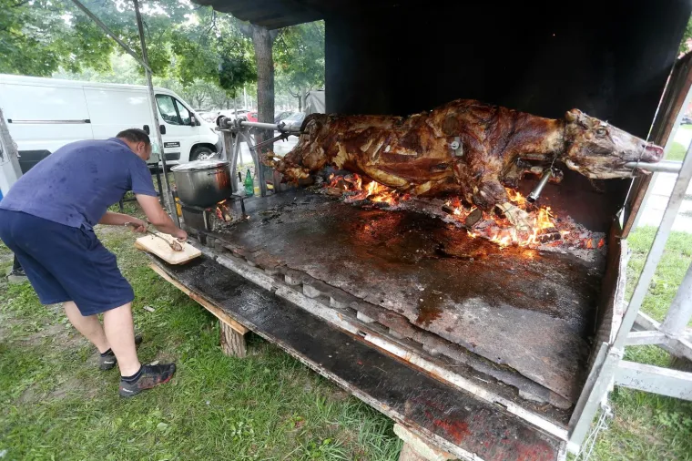 Na Male&scaron;nici navijači okrenuli vola uoči finala SP-a