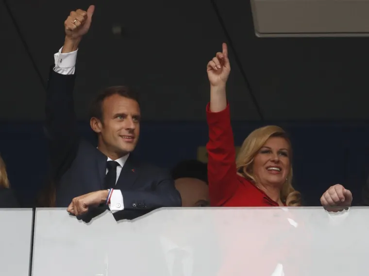 Predsjednica i njen suprug gledaju utakmicu zajedno s Macronom i suprugom