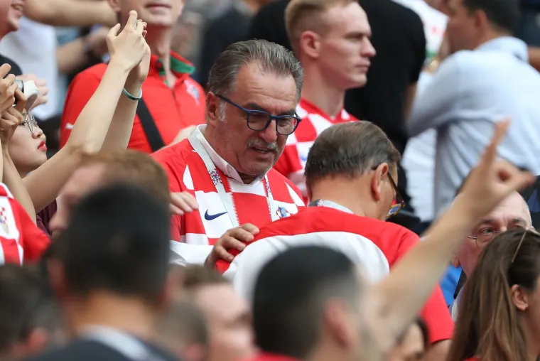 Ćaća se vratio: Pogledajte kako je Sanader proslavio pogodak Peri&scaron;ića