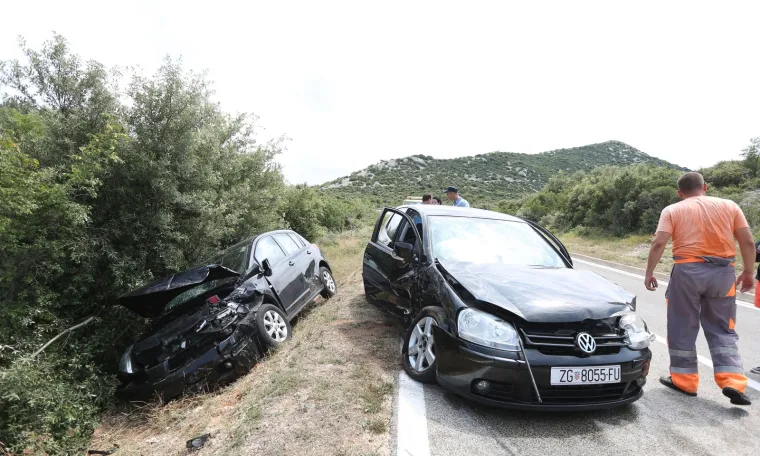 Sedam ozlijeđenih u prometnoj nesreći kod Ti&scaron;njanske Dubrave