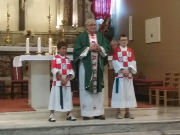 Hrvatska u transuu: Ban Jelačić dobio kockasti pla&scaron;t, svećenik na misi u dresu, vrte se janjci...