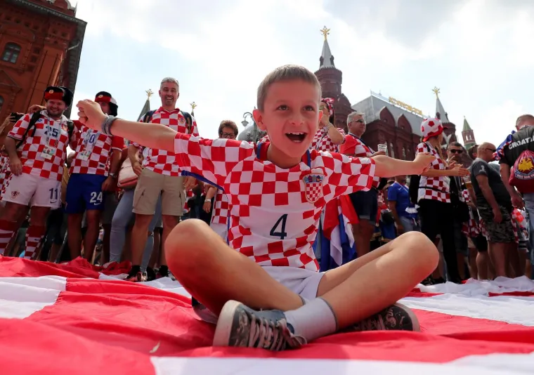 HRVATSKI TULUM U SREDI&Scaron;TU MOSKVE: Navijači razvili gigantsku zastavu, Vatreni će opet imati žestoku podr&scaron;ku