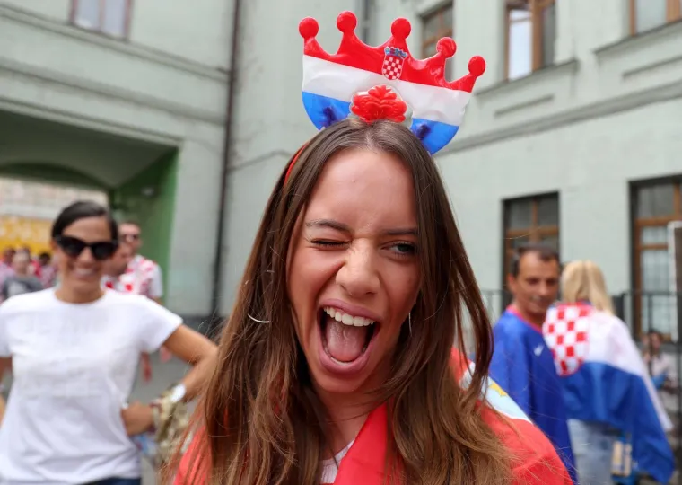 HRVATSKI TULUM U SREDI&Scaron;TU MOSKVE: Navijači razvili gigantsku zastavu, Vatreni će opet imati žestoku podr&scaron;ku