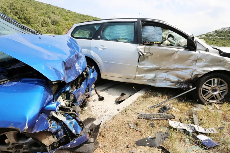 SEDAM OSOBA ZAVR&Scaron;ILO U &Scaron;IBENSKOJ BOLNICI: Lančani sudar četiri automobila kod Ti&scaron;njanske Dubrave