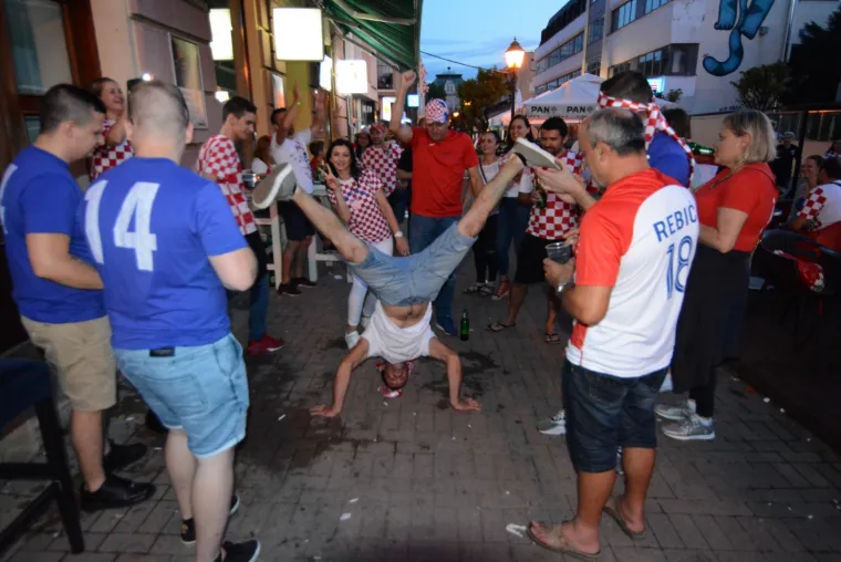 Navijačka euforija diljem Hrvatske: Slavili smo do jutra!