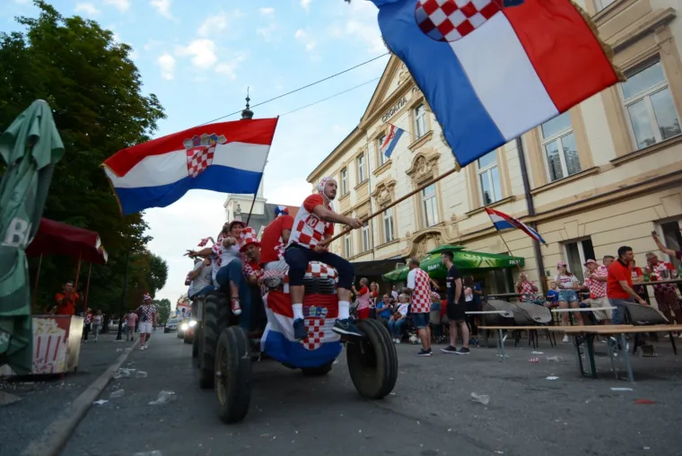 Navijačka euforija diljem Hrvatske: Slavili smo do jutra!