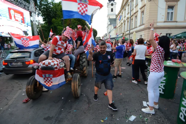 Navijačka euforija diljem Hrvatske: Slavili smo do jutra!