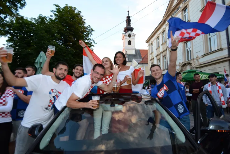 Navijačka euforija diljem Hrvatske: Slavili smo do jutra!