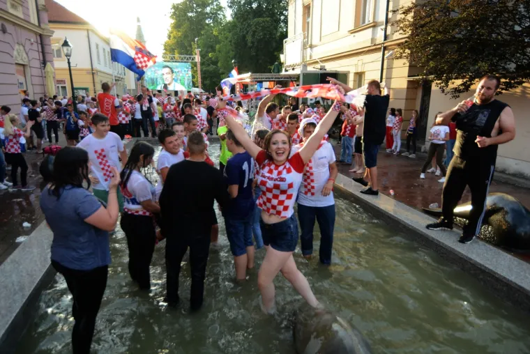 Navijačka euforija diljem Hrvatske: Slavili smo do jutra!