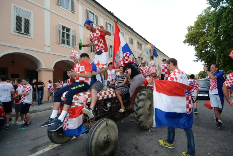 Navijačka euforija diljem Hrvatske: Slavili smo do jutra!