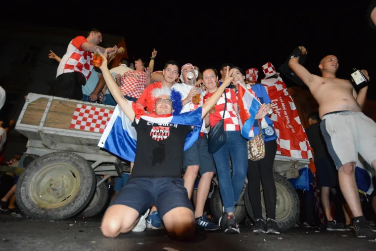 Navijačka euforija diljem Hrvatske: Slavili smo do jutra!