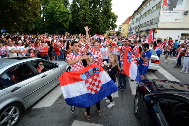 Navijačka euforija diljem Hrvatske: Slavili smo do jutra!